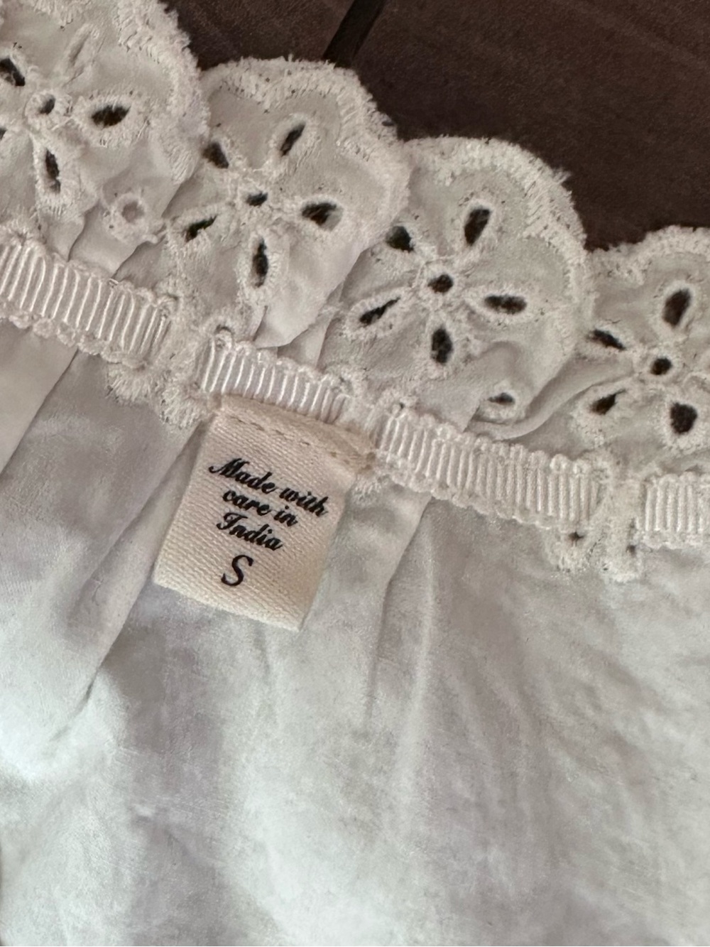 DÔEN
Traveler Embroidered
Crop Top -Salt - Size S - Picture 8 of 11
